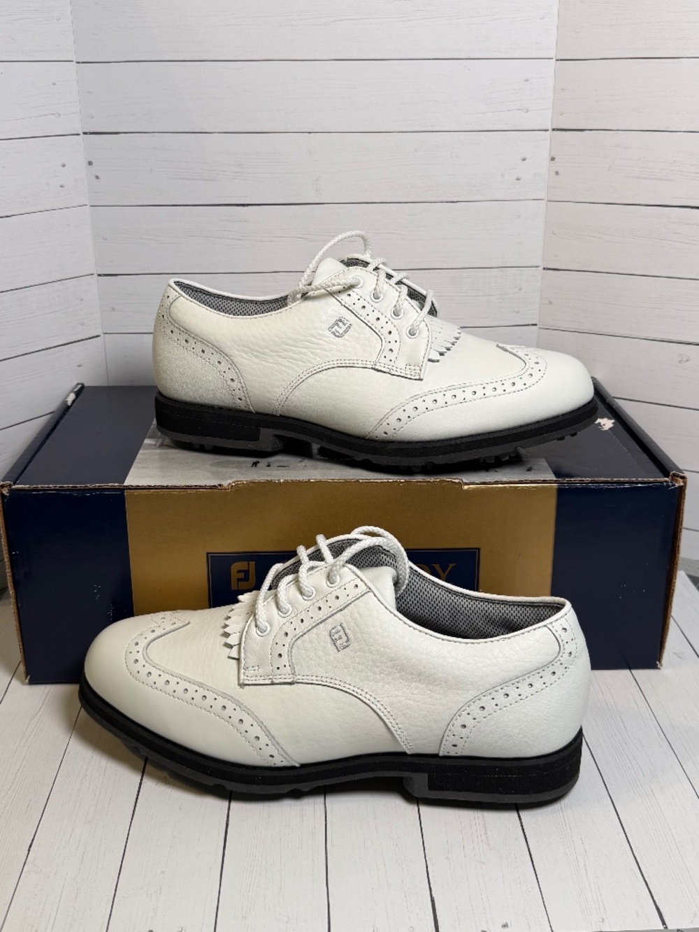 NIB Vintage FootJoy 98355 Women's Golf Shoes White Leather Kiltie Wingtip Size 6